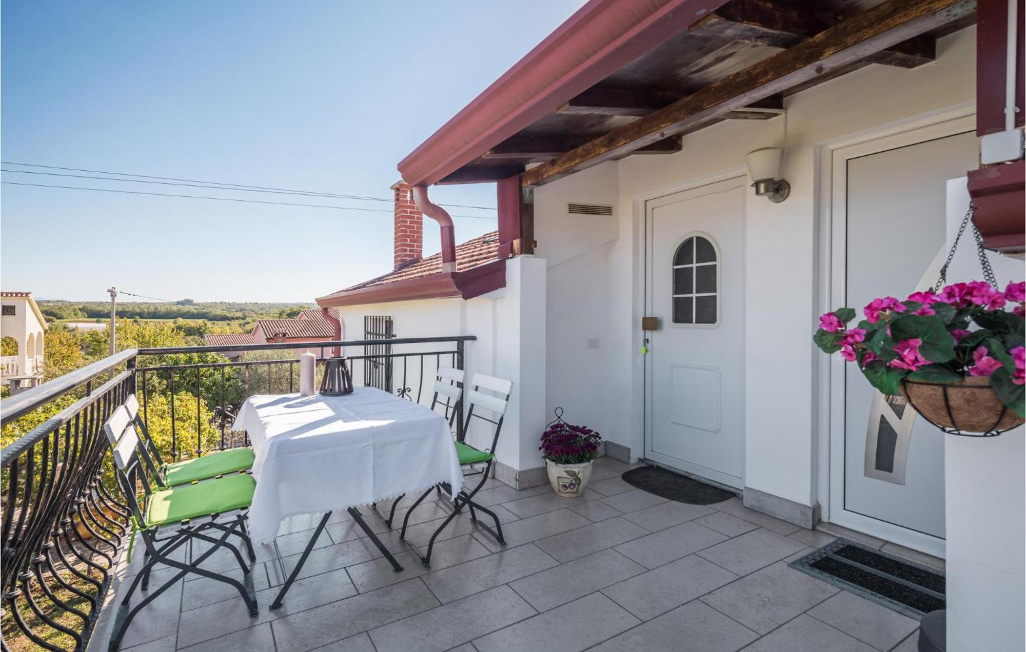 Gorgeous Apartment In Musalez With Kitchen Eksteriør bilde